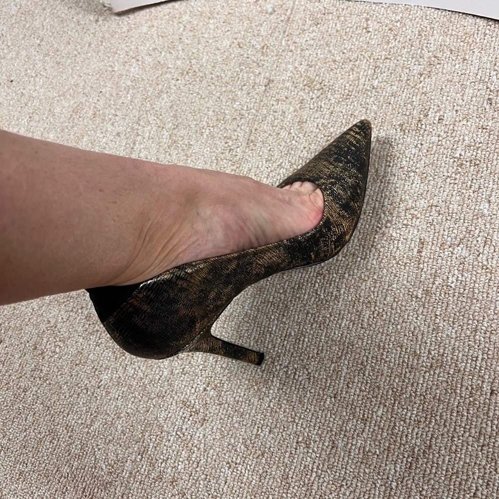 Sam Edelman Metallic Gold Heels - Picture 8 of 12